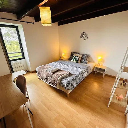 Maison Au Calme Pour 9 Personnes 펜션 *