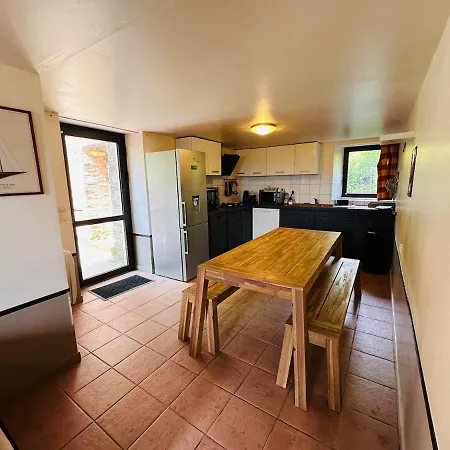 Maison Au Calme Pour 9 Personnes 펜션 La Chapelle-de-Brain