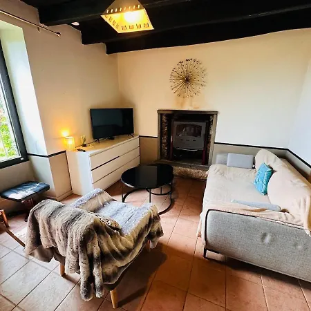 Maison Au Calme Pour 9 Personnes 펜션