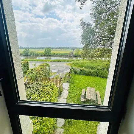 펜션 Maison Au Calme Pour 9 Personnes La Chapelle-de-Brain